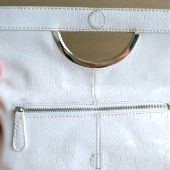 White House black market white  clutch - Picture 9 of 10